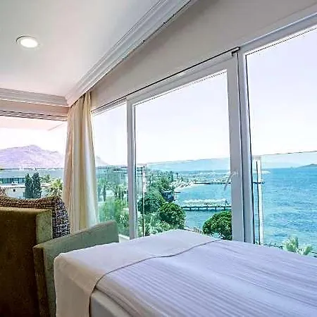 فندق Dragut Point North 3*