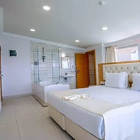 فندق Dragut Point North 3*