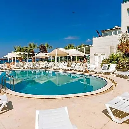 Dragut Point North فندق