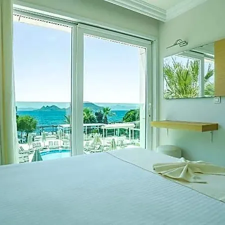 Dragut Point North فندق 3*